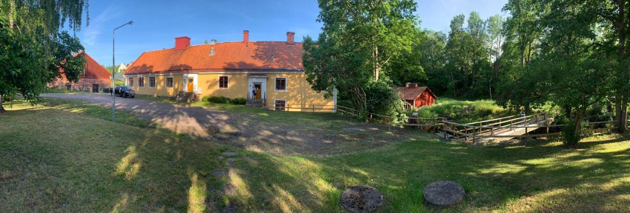 Eds Bruk Basecamp Guest House Edsbruk Exterior foto