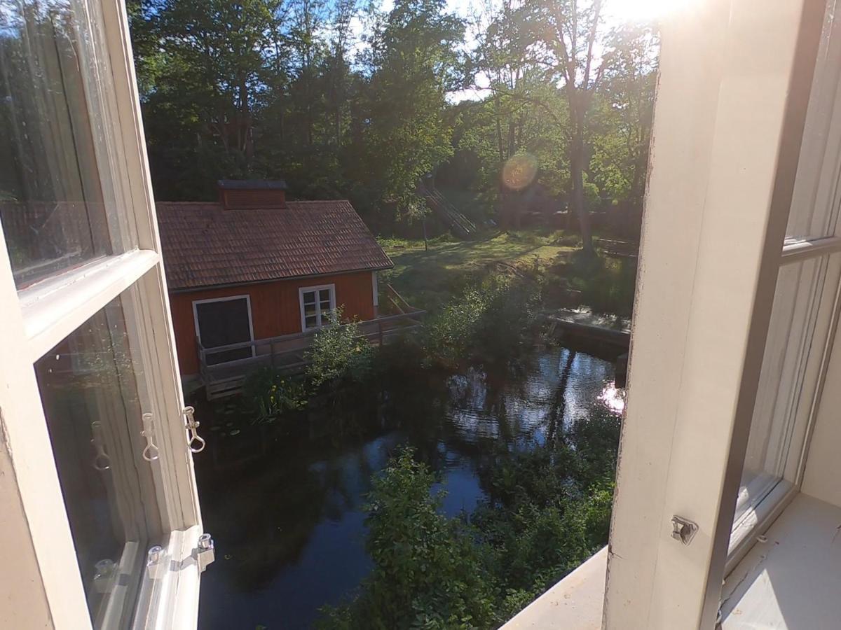 Eds Bruk Basecamp Guest House Edsbruk Exterior foto